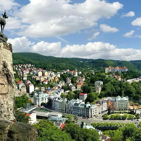 Apartman Amici Karlovy Vary Exterior photo