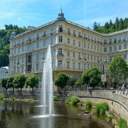 Apartman Amici Karlovy Vary Exterior photo